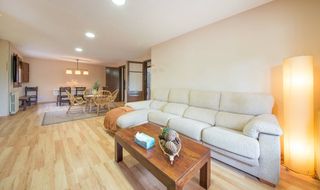 Chalet Carrer sant hilari (de). Por tres meses Chalet Carrer sant hilari (de). Por tres meses