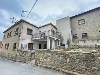 Edifici a Carrer de l'estany 2 Edifici a Carrer de l'estany 2