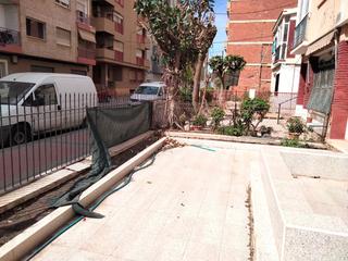 Reihenhaus in Casco Antiguo. Casa con jardín y parking junto colonia Reihenhaus in Casco Antiguo. Casa con jardín y parking junto colonia