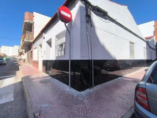 Maison Calle joaquín chapaprieta. Casa esquinera en el corazón de torrevieja Maison Calle joaquín chapaprieta. Casa esquinera en el corazón de torrevieja