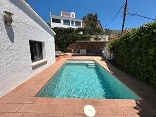 Casa a Els Grecs-Mas Oliva. Preciosa casa con piscina en roses Casa a Els Grecs-Mas Oliva. Preciosa casa con piscina en roses