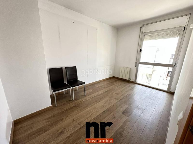 Foto ac239da4-63f8-402f-898b-054722a45add. Zweistöckige wohnung mit heizung parking in Centre Sabadell Foto ac239da4-63f8-402f-898b-054722a45add. Zweistöckige wohnung mit heizung parking in Centre Sabadell