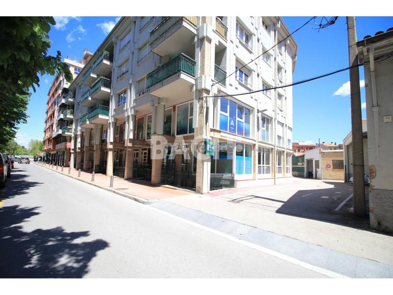 Foto a93ba2ad-da34-4ad2-bf39-8113c03dadf4. Autoparkplatz in Nord Vic Foto a93ba2ad-da34-4ad2-bf39-8113c03dadf4. Autoparkplatz in Nord Vic