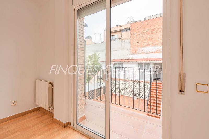 Foto 3d6aefb5-72e3-456b-822c-85f8d2e09288. Duplex avec chauffage parking dans Ca n´Oriol Rubí Foto 3d6aefb5-72e3-456b-822c-85f8d2e09288. Duplex avec chauffage parking dans Ca n´Oriol Rubí