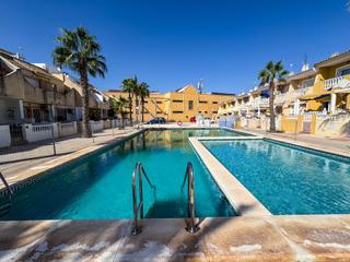 Casa  Serviola. Bungalow planta baja con dos terrazas y piscina comunitaria  gua Casa  Serviola. Bungalow planta baja con dos terrazas y piscina comunitaria  gua