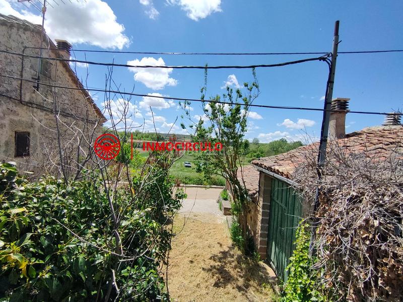 Foto e304edc9-d76d-4d86-9ffc-d4624db5e29a. Bauernhof mit parking in Revilla del Campo Foto e304edc9-d76d-4d86-9ffc-d4624db5e29a. Bauernhof mit parking in Revilla del Campo