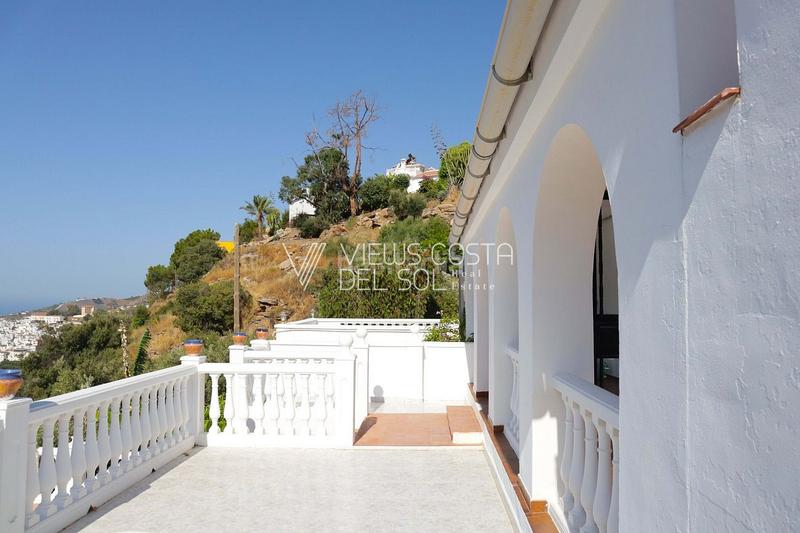 Foto 62d9420c-f32c-47b5-a2d2-0b51c6ba3a61. Casa amb aparcament a Torrox pueblo Torrox Foto 62d9420c-f32c-47b5-a2d2-0b51c6ba3a61. Casa amb aparcament a Torrox pueblo Torrox