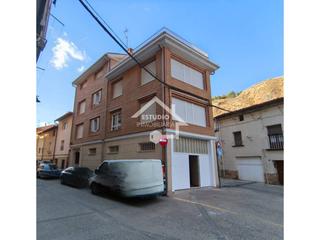 Casa Ancha. Venta de una espaciosa casa en lodosa Casa Ancha. Venta de una espaciosa casa en lodosa