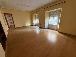 Édifice à Casco Antiguo. Excelente inversión! edificio de tres plantas con gran terraza e Édifice à Casco Antiguo. Excelente inversión! edificio de tres plantas con gran terraza e