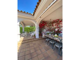 Xalet a Las Vaguadas. Parcela de 16.000 m con dos viviendas y piscina en maloscaminos Xalet a Las Vaguadas. Parcela de 16.000 m con dos viviendas y piscina en maloscaminos