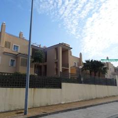 Attique  Olivia 3 Attique  Olivia 3