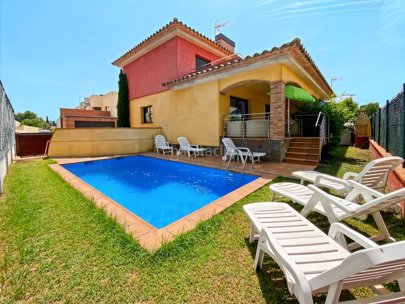 Foto 89d26d0d-ad40-46e0-927a-337e4b19e6f7. Casa amb calefacció piscina a Riells Escala (L´) Foto 89d26d0d-ad40-46e0-927a-337e4b19e6f7. Casa amb calefacció piscina a Riells Escala (L´)
