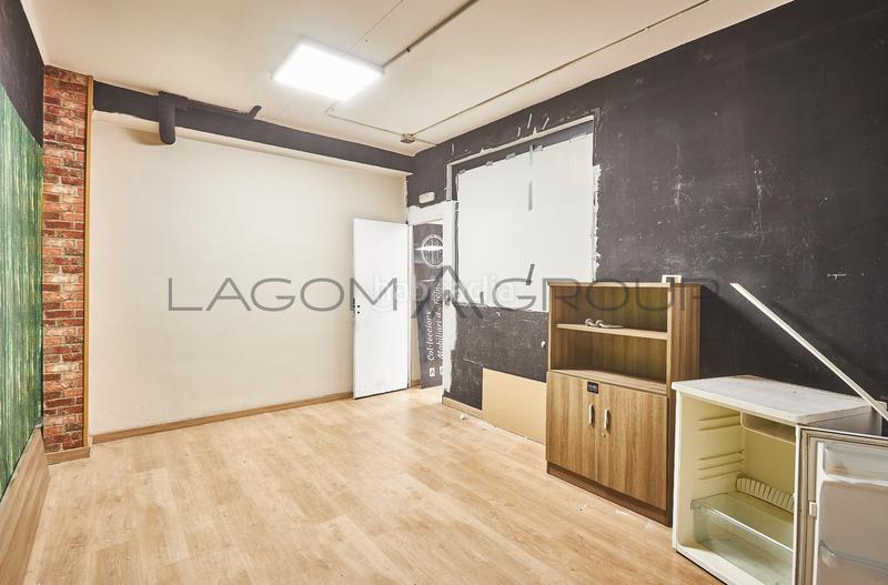 Foto c2652ec5-4fc5-4ad1-82f0-aa1c07f2c867. Local comercial a Passeig Maragall Gavà Foto c2652ec5-4fc5-4ad1-82f0-aa1c07f2c867. Local comercial a Passeig Maragall Gavà