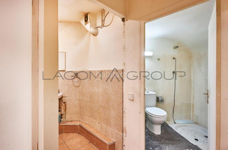 Foto d95f092a-f8ad-4e6d-9609-455db2f50c99. Local comercial a Passeig Maragall Gavà Foto d95f092a-f8ad-4e6d-9609-455db2f50c99. Local comercial a Passeig Maragall Gavà