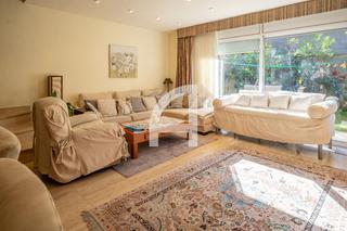 Casa adossada  Lluis companys. Casa pareada en venta en la zona del castell ciuró Casa adossada  Lluis companys. Casa pareada en venta en la zona del castell ciuró