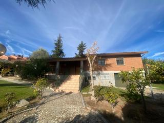 Chalet in Carretera del Plantío. Se vende precioso chalet independiente en la mejor zona de majad Chalet in Carretera del Plantío. Se vende precioso chalet independiente en la mejor zona de majad