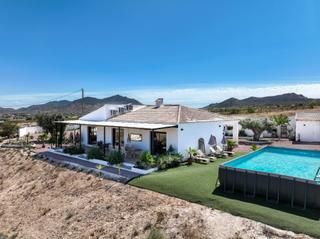 House in Hondón de los Frailes House in Hondón de los Frailes