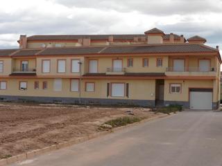 Reihenhaus Del pueblo. Venta en condiciones especiales modalidad cesión de remate Reihenhaus Del pueblo. Venta en condiciones especiales modalidad cesión de remate