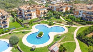 Flat in Puigpunyent. Se vende amplio piso de tres dormitorios con terraza, parking y Flat in Puigpunyent. Se vende amplio piso de tres dormitorios con terraza, parking y