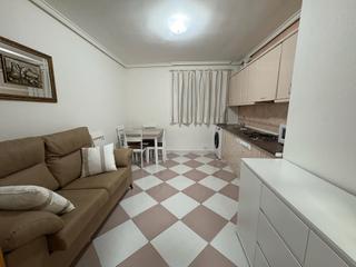 Appartement à Calle cartas 28. Se vende apartamento de planta baja en plasencia Appartement à Calle cartas 28. Se vende apartamento de planta baja en plasencia