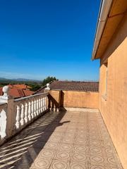 Casa a Calle secretario rafael blanco mesa 8d. Casa con terraza más almacén Casa a Calle secretario rafael blanco mesa 8d. Casa con terraza más almacén