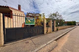 Maison Calle cabañeros. Laguna de negrillos: casa de planta baja con jardín Maison Calle cabañeros. Laguna de negrillos: casa de planta baja con jardín