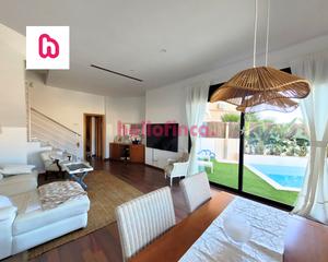 Maison jumelée à Canet de Mar. Casa adosada con piscina en canet de mar Maison jumelée à Canet de Mar. Casa adosada con piscina en canet de mar