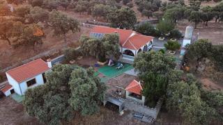 Masia a Villanueva de Córdoba. Finca rústica con encinar centenario y amplios espacios al aire Masia a Villanueva de Córdoba. Finca rústica con encinar centenario y amplios espacios al aire