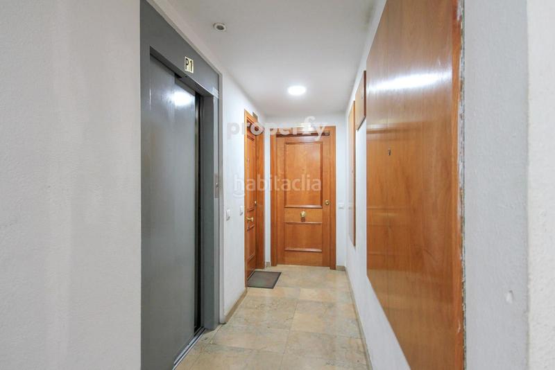 Foto 1cdc3efc-26fd-4b23-8c74-d86aba9b6a4a. Pis amb calefacció aparcament a Centre Salt Foto 1cdc3efc-26fd-4b23-8c74-d86aba9b6a4a. Pis amb calefacció aparcament a Centre Salt