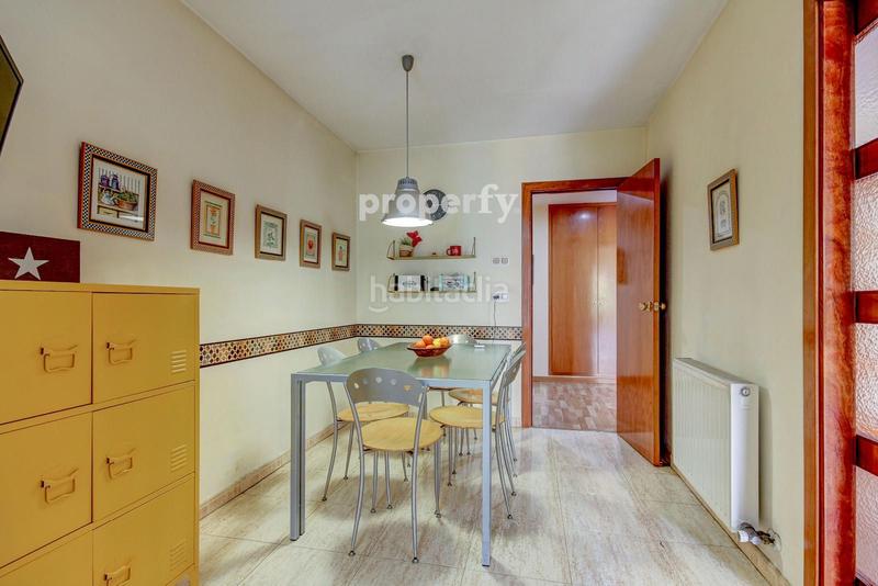 Foto 25cd370d-7a17-4b91-b0bf-b517e5a514fb. Pis amb calefacció aparcament a Centre Salt Foto 25cd370d-7a17-4b91-b0bf-b517e5a514fb. Pis amb calefacció aparcament a Centre Salt