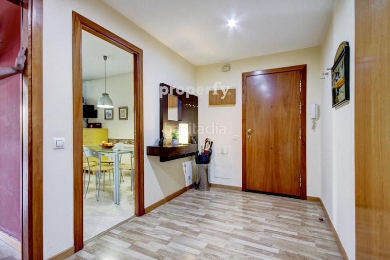 Foto d804466f-9cb7-4ea3-85f1-12a0b83c8646. Pis amb calefacció aparcament a Centre Salt Foto d804466f-9cb7-4ea3-85f1-12a0b83c8646. Pis amb calefacció aparcament a Centre Salt