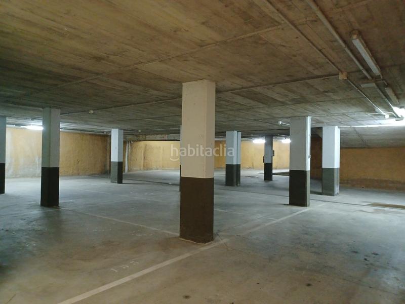 Foto ad6a6fe7-ed1c-4d0b-8263-5c7ba863b5f1. Aparcament cotxe a Sarrià de Ter Foto ad6a6fe7-ed1c-4d0b-8263-5c7ba863b5f1. Aparcament cotxe a Sarrià de Ter