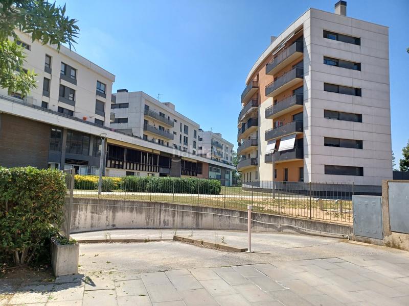 Foto f3213bed-7e82-45e0-9ea0-be022e35f135. Aparcament cotxe a Sarrià de Ter Foto f3213bed-7e82-45e0-9ea0-be022e35f135. Aparcament cotxe a Sarrià de Ter
