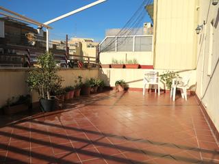 Àtic Carrer del 8 de març. Ático con terraza en la plana Àtic Carrer del 8 de març. Ático con terraza en la plana