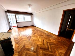 Pis a Avenida de balaídos 59. Piso exterior con balcón, garaje y trastero. Pis a Avenida de balaídos 59. Piso exterior con balcón, garaje y trastero.