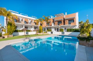 Casa adossada a Rojales. En el corazón de ciudad quesada, una de las zonas más exclusivas Casa adossada a Rojales. En el corazón de ciudad quesada, una de las zonas más exclusivas