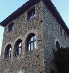 Umzug Restaurant Afores castellterçol. Restaurante vivienda estil masía Umzug Restaurant Afores castellterçol. Restaurante vivienda estil masía