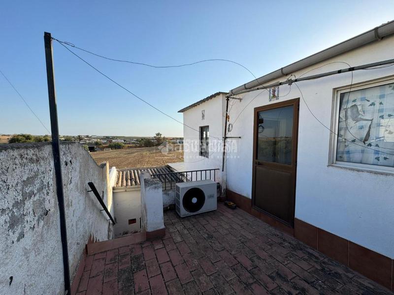 Foto b9da72fc-d0b1-4cde-92a8-7b799c798ac5. Casa aparellada a Écija Foto b9da72fc-d0b1-4cde-92a8-7b799c798ac5. Casa aparellada a Écija