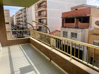 Apartment in Centro - Muelle Pesquero. Gran apartamento de 4 dormitorios a menos de 500 metros del mar Apartment in Centro - Muelle Pesquero. Gran apartamento de 4 dormitorios a menos de 500 metros del mar
