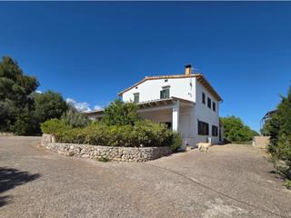 Masia a Selva. Casa para renovar con vistas magníficas y permiso para alquiler Masia a Selva. Casa para renovar con vistas magníficas y permiso para alquiler