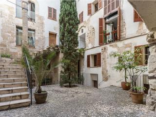 Appartement à Cort. Elegante ático en el casco antiguo de palma con ambiente históri Appartement à Cort. Elegante ático en el casco antiguo de palma con ambiente históri