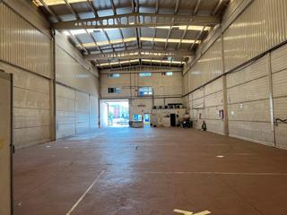 Miete Fabrikhalle Rua via edison. Alquiler de nave con oficinas muy bien situada en el tambre, san Miete Fabrikhalle Rua via edison. Alquiler de nave con oficinas muy bien situada en el tambre, san