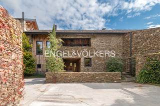 Casa adossada a Plaza major 2. Singular casa rústica en mas sallent Casa adossada a Plaza major 2. Singular casa rústica en mas sallent