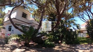 Chalet in La Barrosa. Encantador chalet en parcela urbana Chalet in La Barrosa. Encantador chalet en parcela urbana