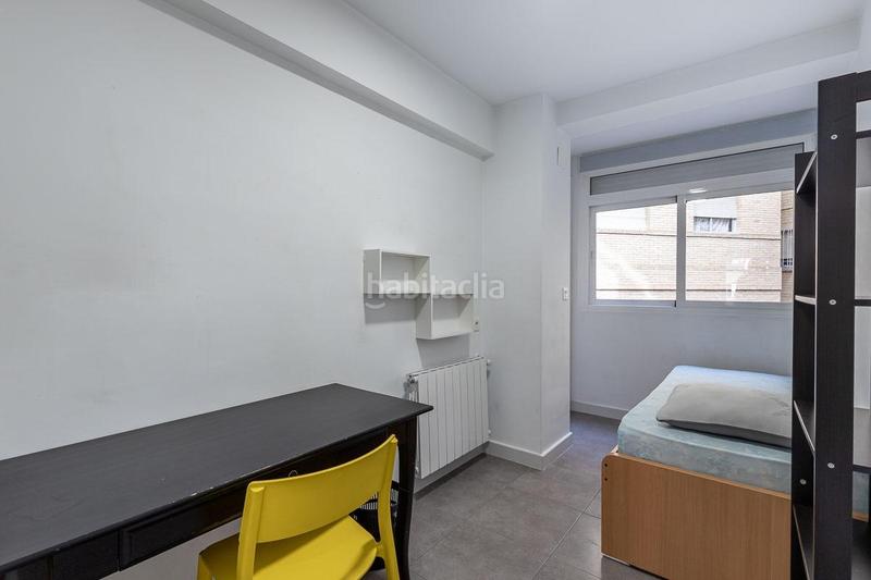 Foto ba664d37-c5b4-45a2-b888-beac1e4c327f. Piso en avenida de madrid 14 gran piso en constitución en Granada Foto ba664d37-c5b4-45a2-b888-beac1e4c327f. Piso en avenida de madrid 14 gran piso en constitución en Granada