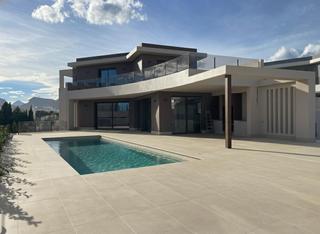 Chalet en Marisol Park - Ortembach - Los Almendros. Villa de lujo en venta en calpe, diseño contemporáneo, vistas al Chalet en Marisol Park - Ortembach - Los Almendros. Villa de lujo en venta en calpe, diseño contemporáneo, vistas al