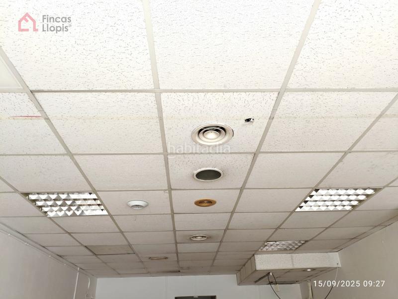 Foto e1773393-d226-4426-83e4-e1f5a74a6acb. Local comercial a calle alts forns 68 a La Marina del Port Barcelona Foto e1773393-d226-4426-83e4-e1f5a74a6acb. Local comercial a calle alts forns 68 a La Marina del Port Barcelona