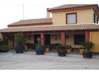 Xalet a Baena. Gran chalet con 7 fanegas aprox. a un precio increible 360.000 Xalet a Baena. Gran chalet con 7 fanegas aprox. a un precio increible 360.000