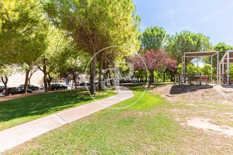 Foto 21957cd6-97ca-4c4c-8628-2f94d0712882. Rent flat with heating parking pool in Valterna Paterna Foto 21957cd6-97ca-4c4c-8628-2f94d0712882. Rent flat with heating parking pool in Valterna Paterna