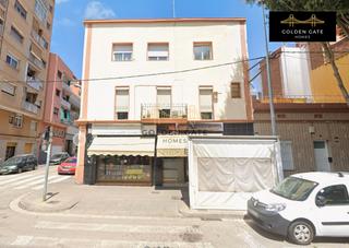 Edificio en Llefià. Edificio en rentabilidad con dos locales y dos viviendas – badal Edificio en Llefià. Edificio en rentabilidad con dos locales y dos viviendas – badal